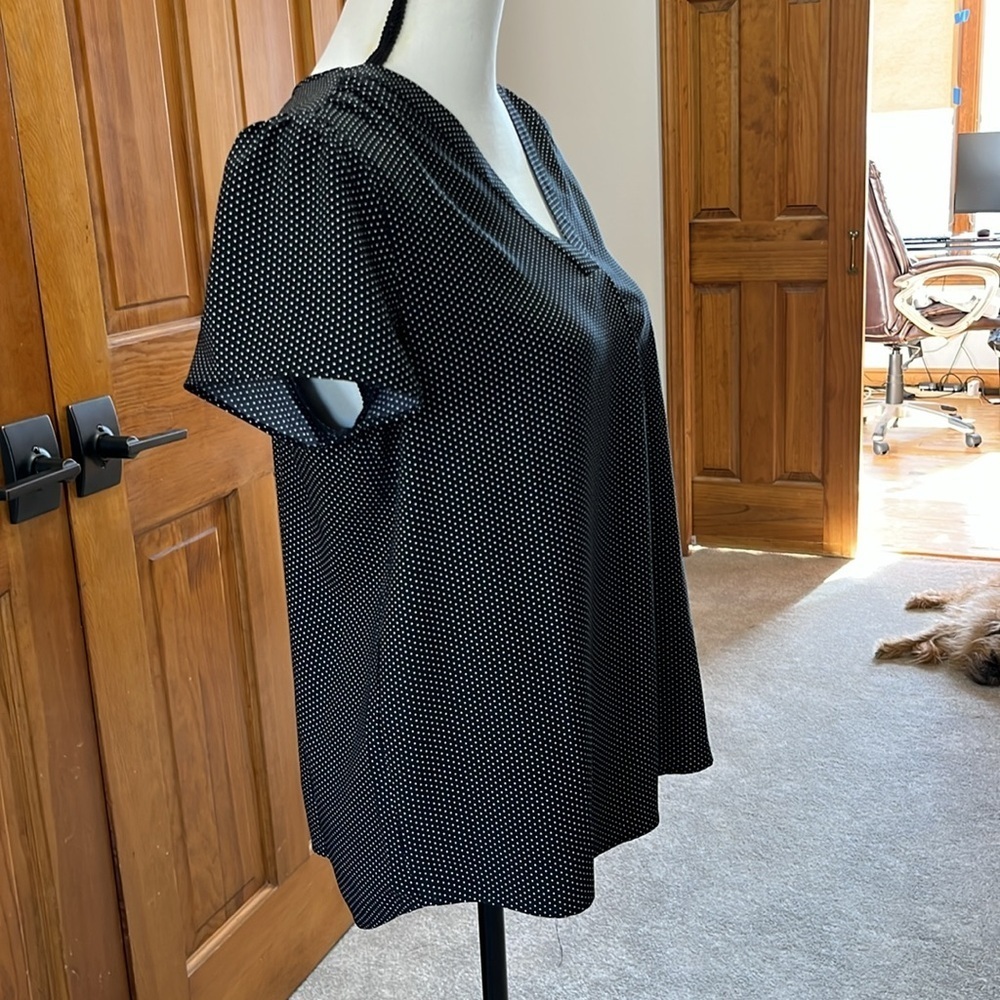 Black & Off-White Dot Blouse - Picture 2 of 4